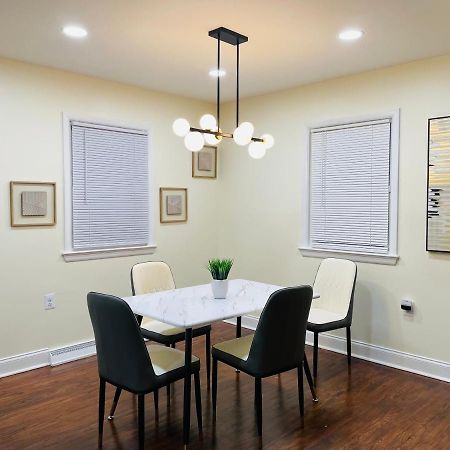 Newly Renovated Charming Home With Parking Fort Washington Esterno foto