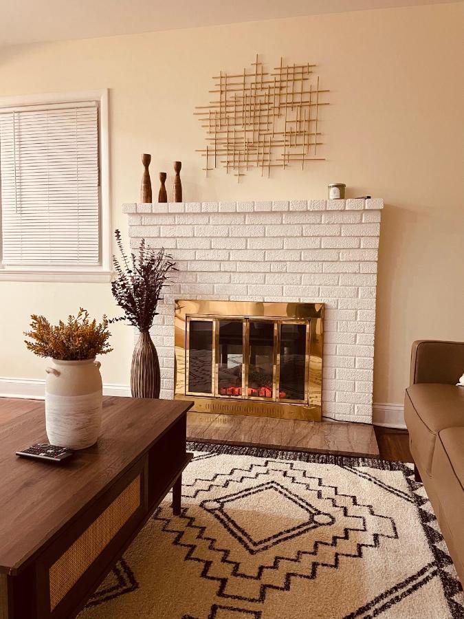 Newly Renovated Charming Home With Parking Fort Washington Esterno foto