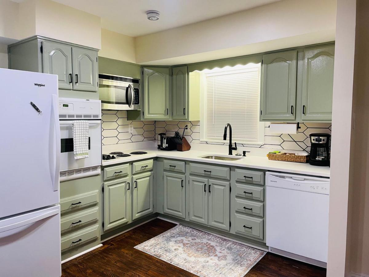 Newly Renovated Charming Home With Parking Fort Washington Esterno foto