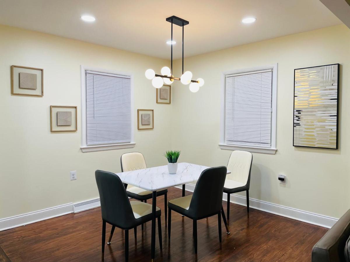 Newly Renovated Charming Home With Parking Fort Washington Esterno foto